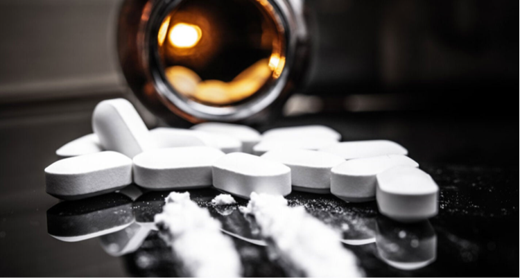 Mансууруулах эм, сэтгэцэд нөлөөт бодисыг хууль бусаар ашиглахтай холбоотой 17 хүнд холбогдох 8 хэргийг шүүхээр хэлэлцлээ